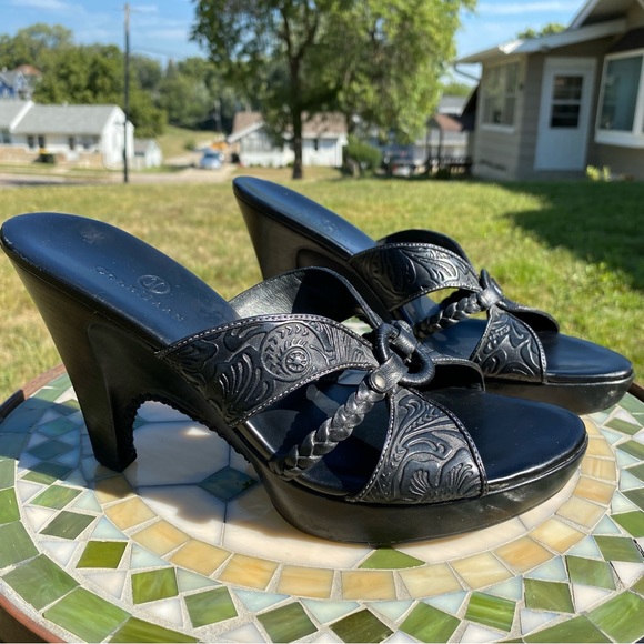 Cole Haan black tooled leather slide sandals mules US women’s size 8 - Picture 3 of 13